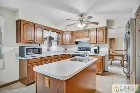424 Hancock St, Middlesex, NJ 08846 photo 10
