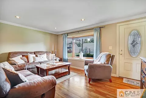 411 2nd St, Middlesex, NJ 08846 photo 6