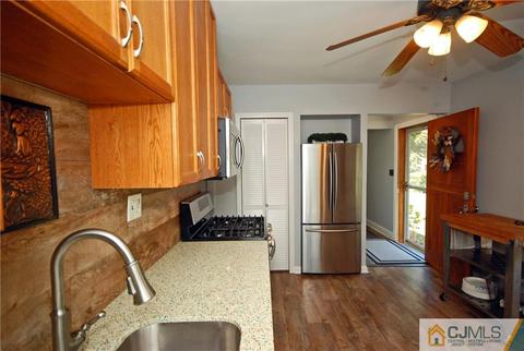 7 Edward Ave, Middlesex, NJ 08846 photo 6