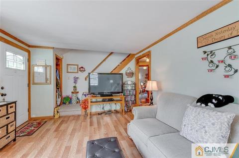 192 Old Rd, Sewaren, NJ 07077 photo 8