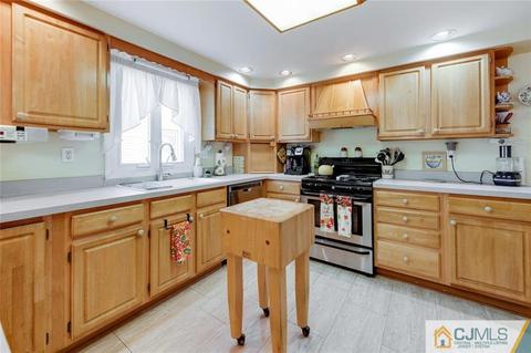 192 Old Rd, Sewaren, NJ 07077 photo 11