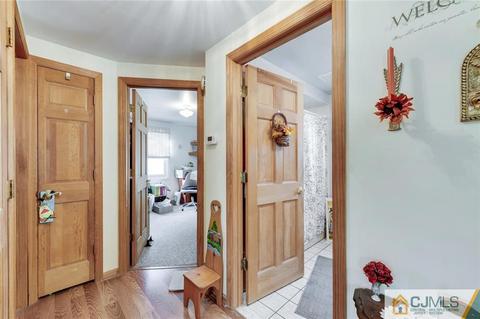 192 Old Rd, Sewaren, NJ 07077 photo 17