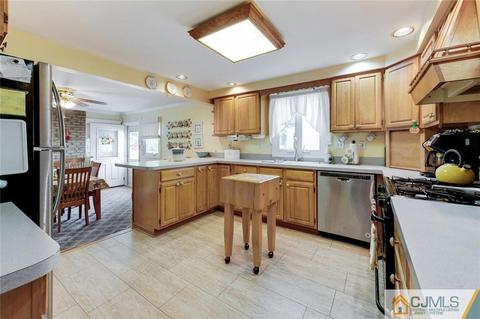 192 Old Rd, Sewaren, NJ 07077 photo 13