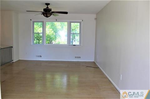 70 Ellen St, Edison, NJ 08817 photo 2