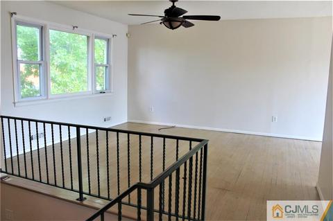 70 Ellen St, Edison, NJ 08817 photo 4