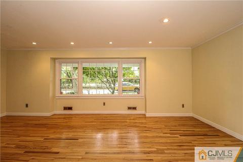 80 Monroe Ave, Edison, NJ 08820 photo 9