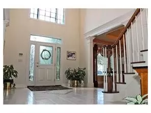 6 Hackett Dr, Edison, NJ 08820 photo 2