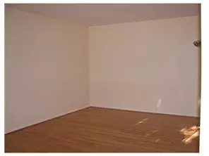 22 Bennington Dr, Edison, NJ 08820 photo 6