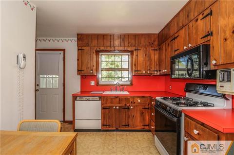 34 Frost Ave, Edison, NJ 08820 photo 13
