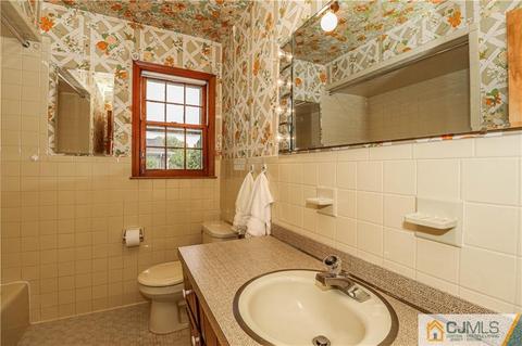 34 Frost Ave, Edison, NJ 08820 photo 20