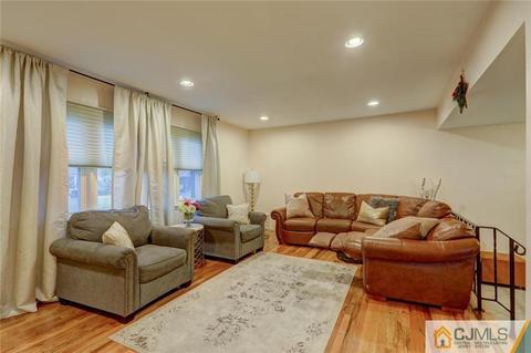 39 Scott Ave, Edison, NJ 08837 photo 3