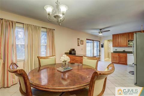 39 Scott Ave, Edison, NJ 08837 photo 4
