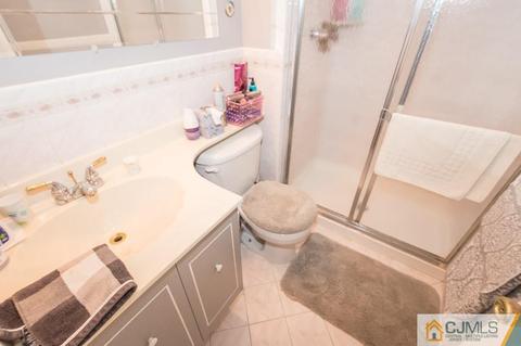 562 Westgate Dr, Edison, NJ 08820 photo 23
