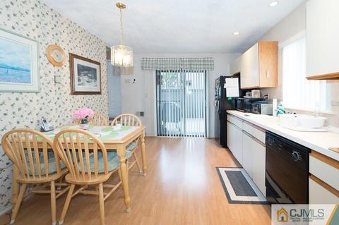 562 Westgate Dr, Edison, NJ 08820 photo 14