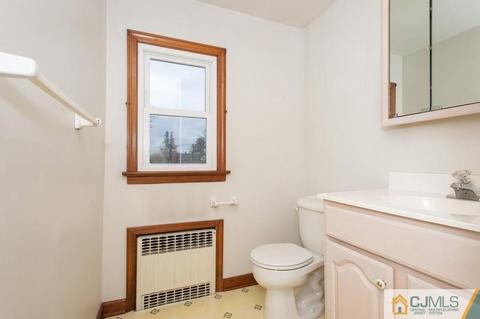 200 Melrose Ave, Middlesex, NJ 08846 photo 15