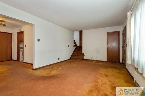 200 Melrose Ave, Middlesex, NJ 08846 photo 4
