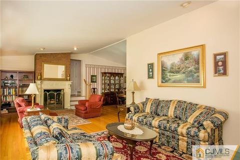 1 Moraine Rd, Edison, NJ 08820 photo 9