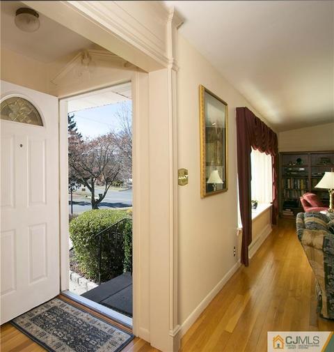 1 Moraine Rd, Edison, NJ 08820 photo 8
