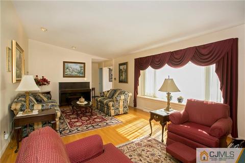 1 Moraine Rd, Edison, NJ 08820 photo 10