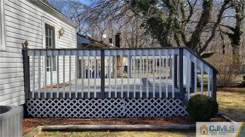 6 Locust Dr, Helmetta, NJ 08828 photo 4