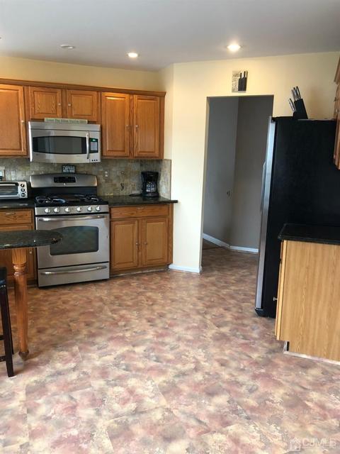 3 Sutton Pl, Helmetta, NJ 08828 photo 10