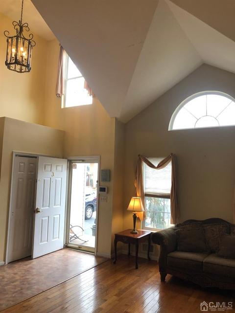 3 Sutton Pl, Helmetta, NJ 08828 photo 4