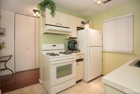 115 Park Gate Dr, Edison, NJ 08820 photo 13