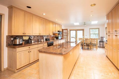 23 Brookfall Rd, Edison, NJ 08817 photo 5