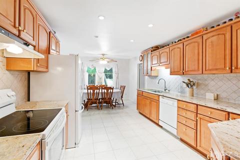 1 Bennington Dr, Edison, NJ 08820 photo 10