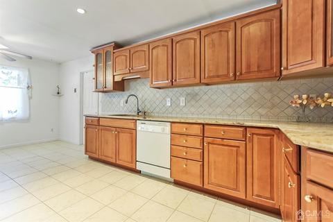 1 Bennington Dr, Edison, NJ 08820 photo 8