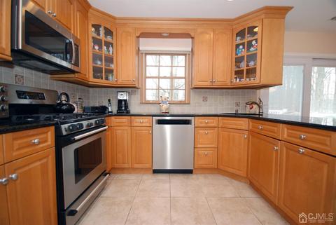 13 Walnut Ct, Matawan, NJ 07747 photo 15