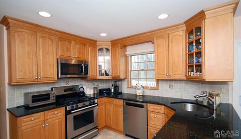 13 Walnut Ct, Matawan, NJ 07747 photo 16