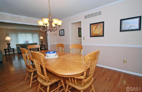 13 Walnut Ct, Matawan, NJ 07747 photo 10