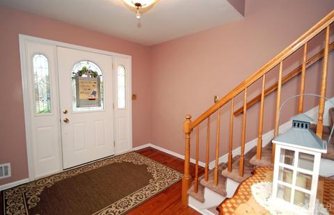 13 Walnut Ct, Matawan, NJ 07747 photo 3