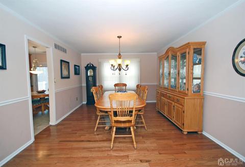 13 Walnut Ct, Matawan, NJ 07747 photo 9