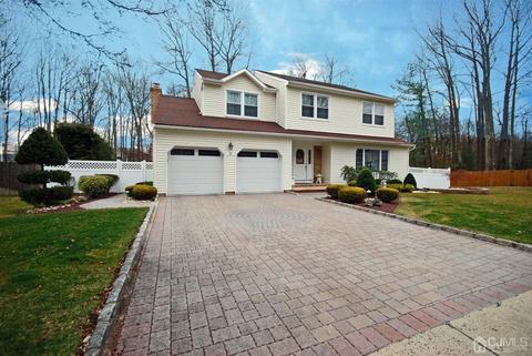 13 Walnut Ct, Matawan, NJ 07747 photo 2