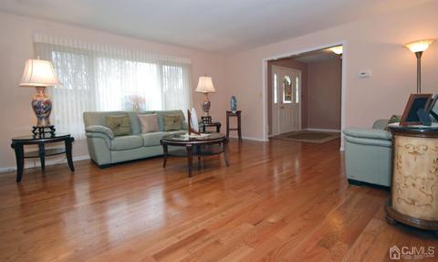 13 Walnut Ct, Matawan, NJ 07747 photo 7