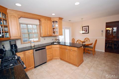13 Walnut Ct, Matawan, NJ 07747 photo 14