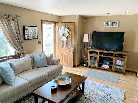 15 Ovington Ave, Edison, NJ 08817 photo 2