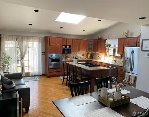 15 Ovington Ave, Edison, NJ 08817 photo 3