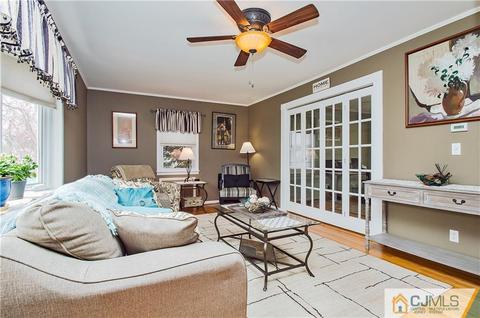 526 Fairview Ave, Middlesex, NJ 08846 photo 2