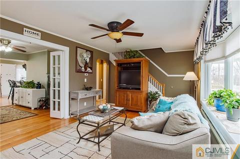 526 Fairview Ave, Middlesex, NJ 08846 photo 4
