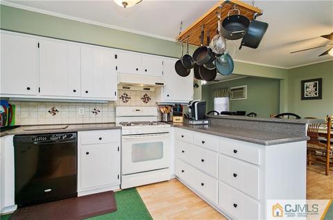 526 Fairview Ave, Middlesex, NJ 08846 photo 5