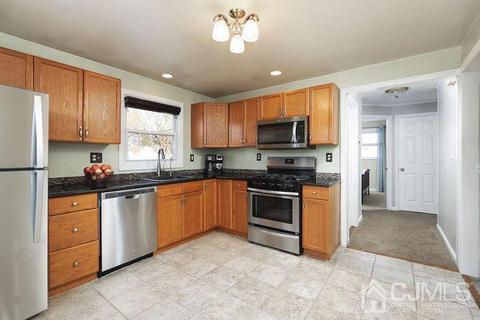 547 Cook Ave, Middlesex, NJ 08846 photo 6