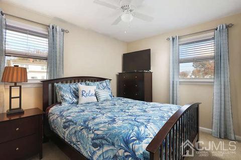 547 Cook Ave, Middlesex, NJ 08846 photo 7