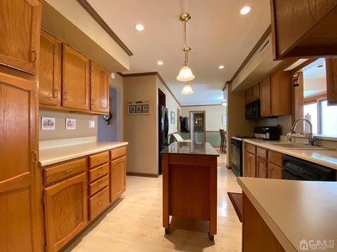 22 Wakefield Dr, Edison, NJ 08820 photo 11