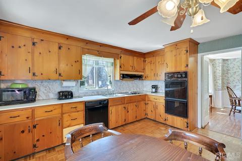 5 Boxwood Ct, Ewing, NJ 08628 photo 13