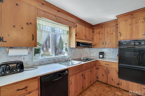 5 Boxwood Ct, Ewing, NJ 08628 photo 12