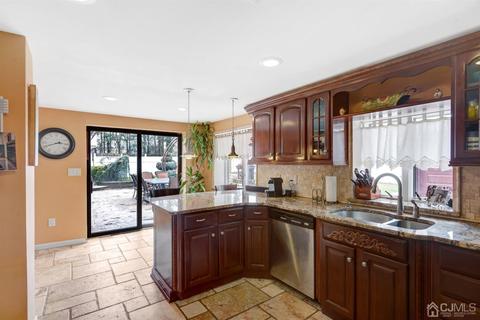 13 E Maple St, Colonia, NJ 07067 photo 11