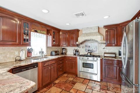 13 E Maple St, Colonia, NJ 07067 photo 3